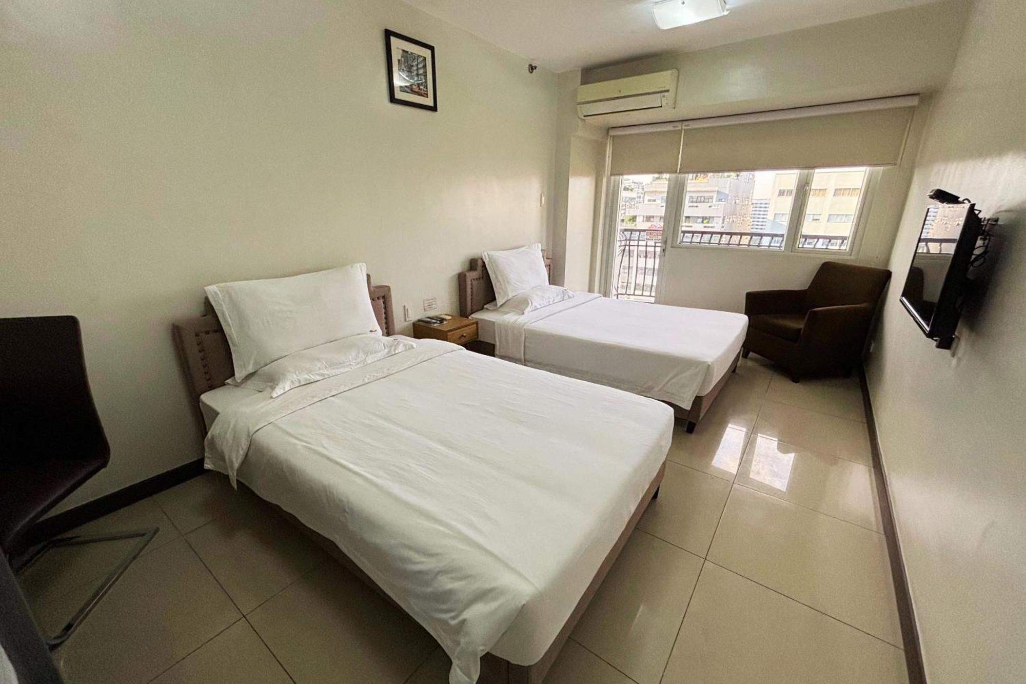 Extremeli Suites Manila Powered By Cocotel Exterior foto