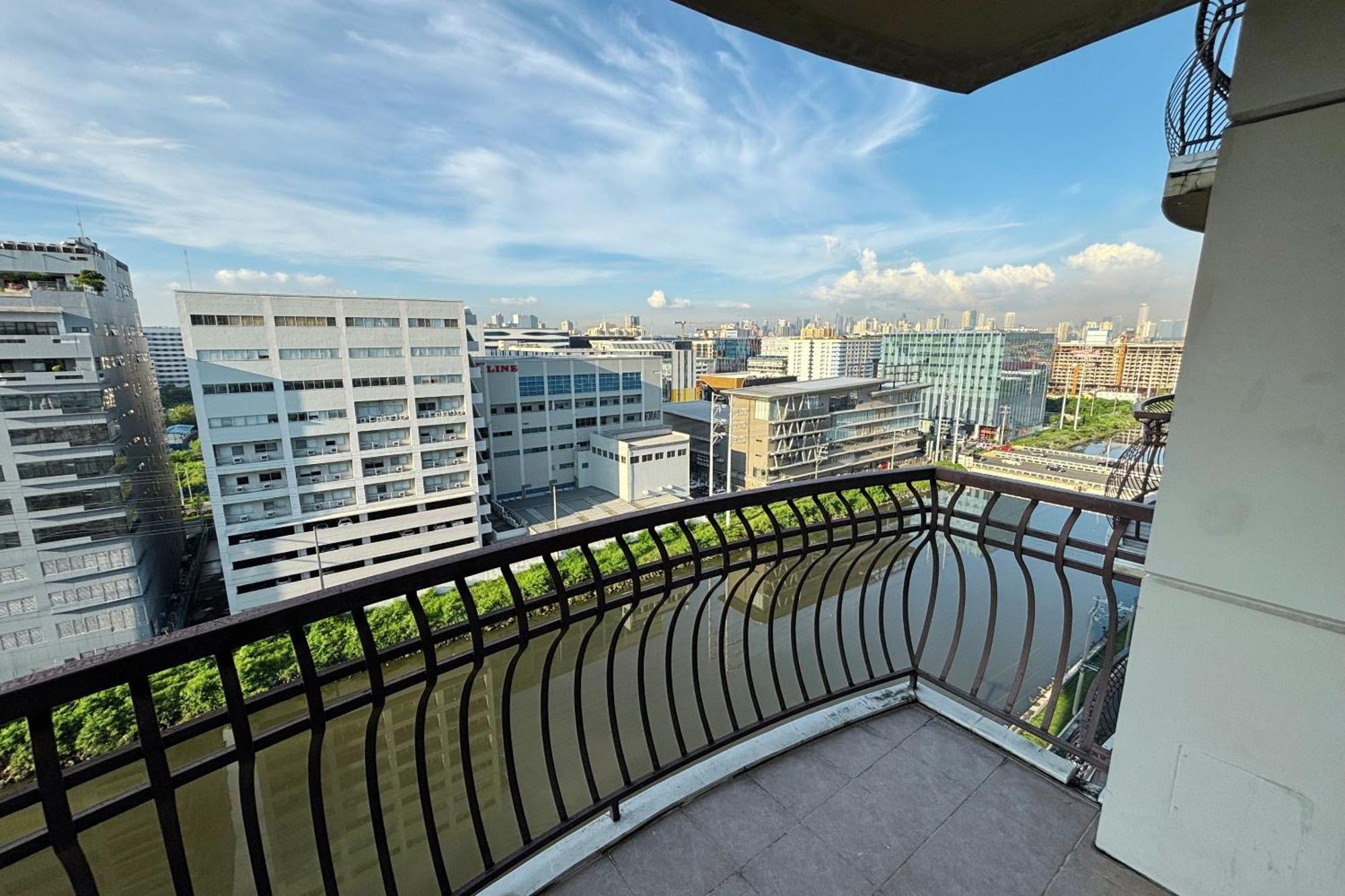 Extremeli Suites Manila Powered By Cocotel Exterior foto