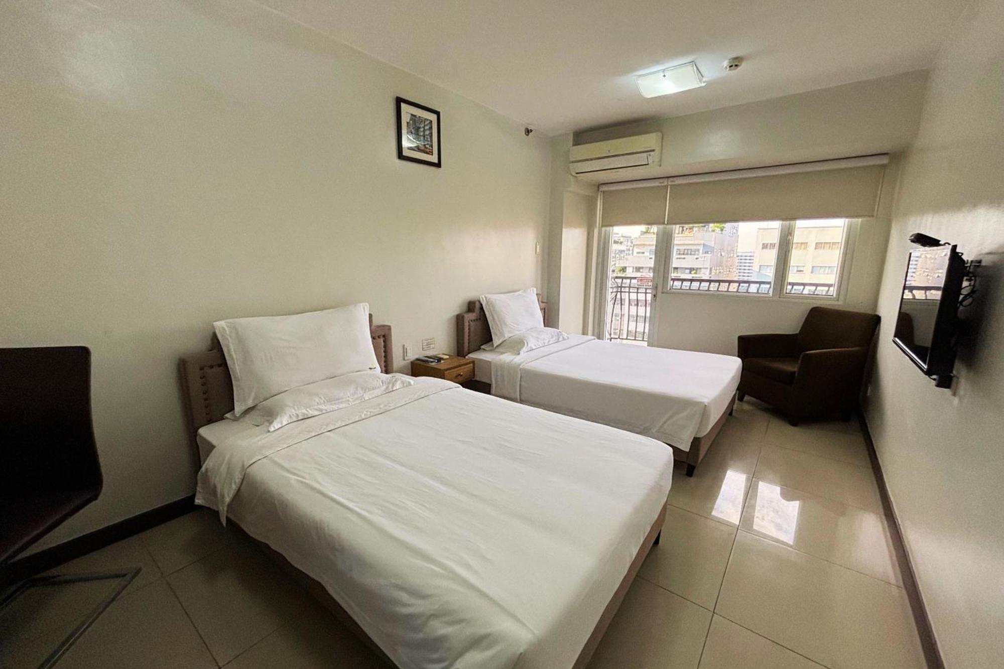 Extremeli Suites Manila Powered By Cocotel Exterior foto