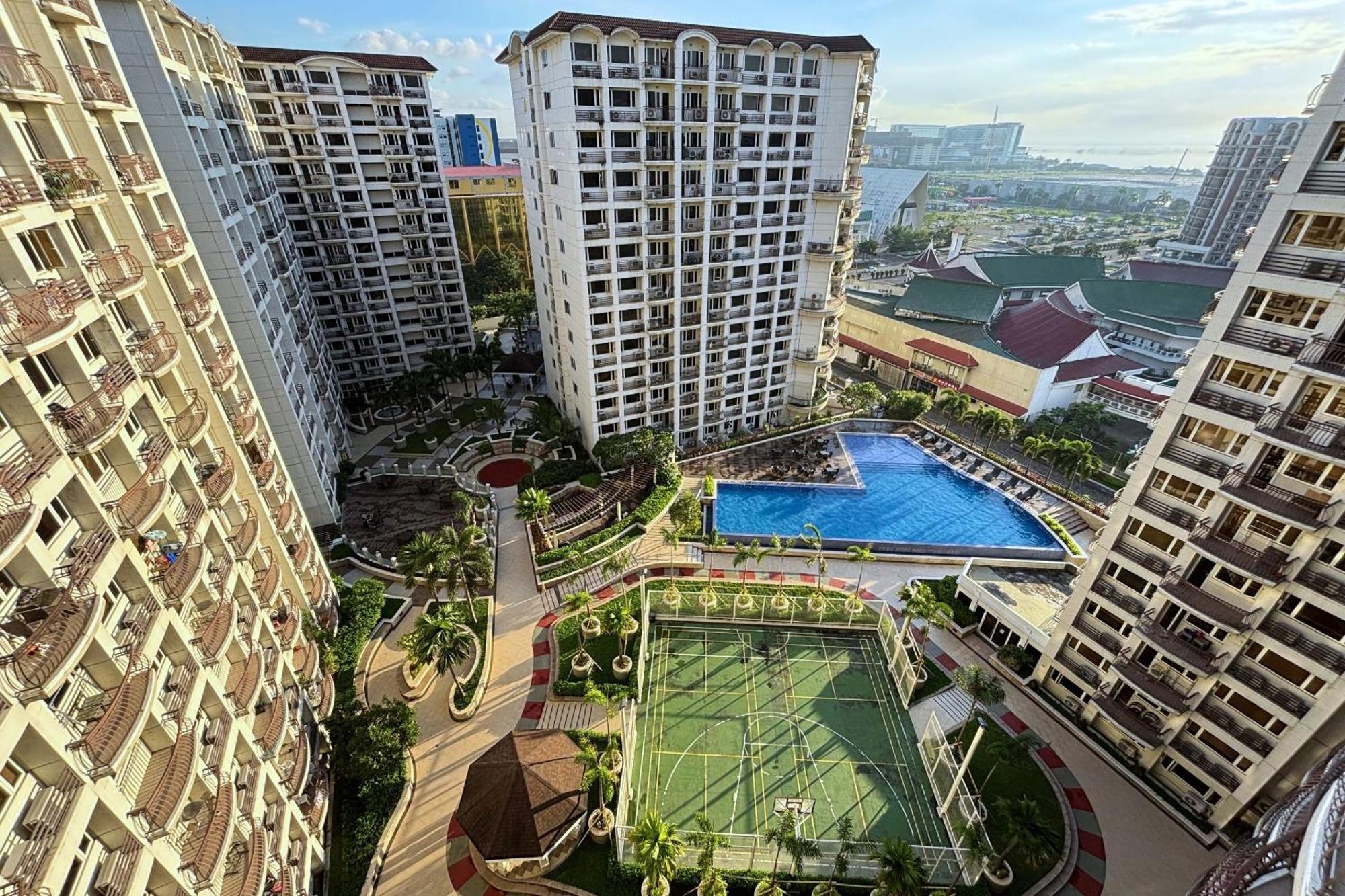 Extremeli Suites Manila Powered By Cocotel Exterior foto