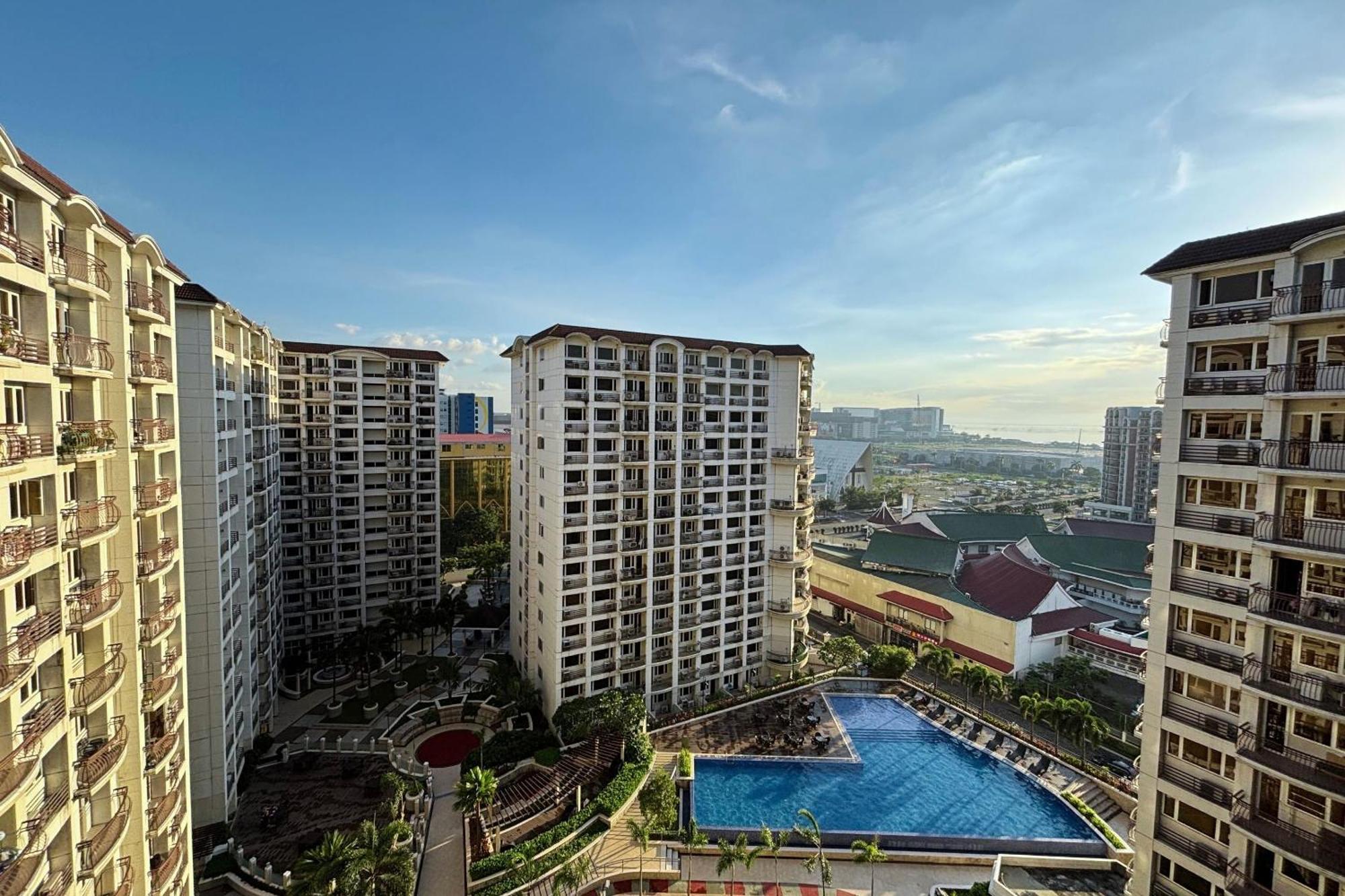 Extremeli Suites Manila Powered By Cocotel Exterior foto